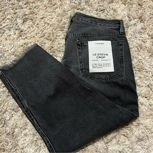 Frame LeStevie Crop Low rise Straight Fit Jeans. Modern Take on A Boyfriend Jean